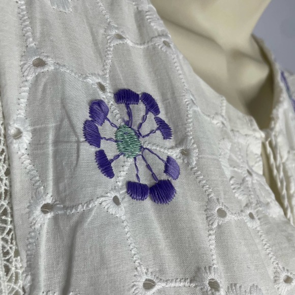 By ESQ Floral Embroiled Bohemian White Dress - Picture 7 of 12